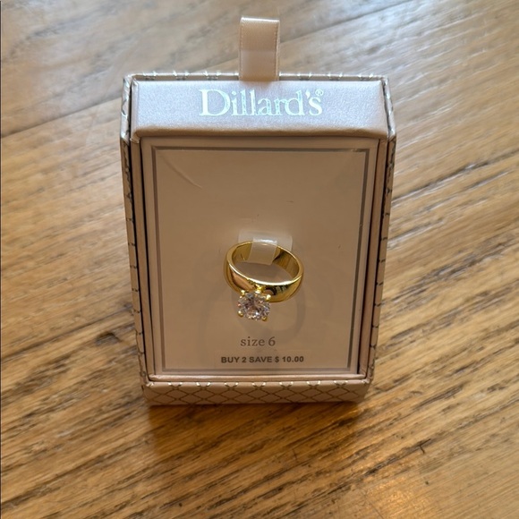 Fashion engagement ring size 6 - Picture 2 of 7